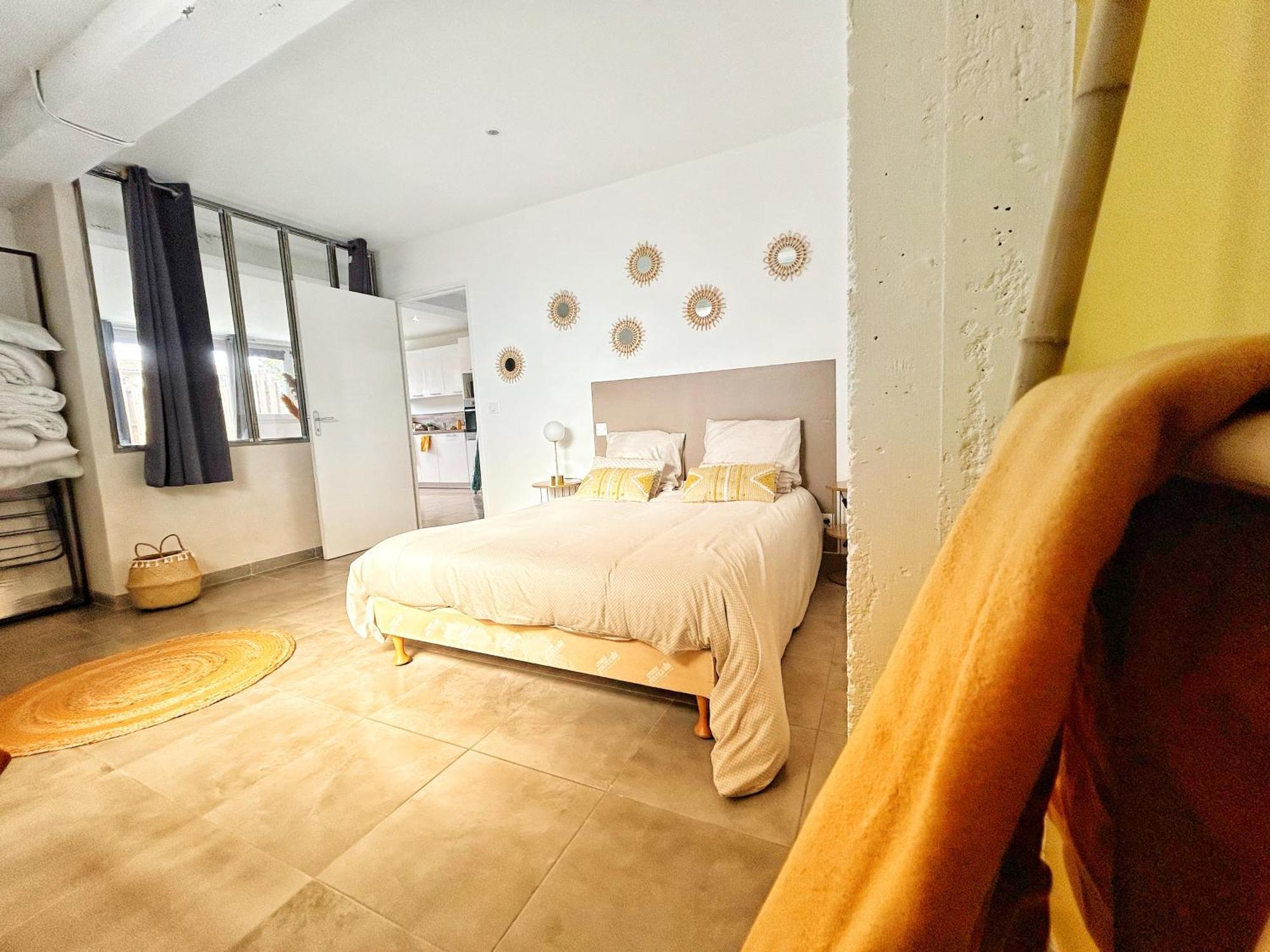 Doux Rouinet Cocoon Apartment Fourques  ภายนอก รูปภาพ