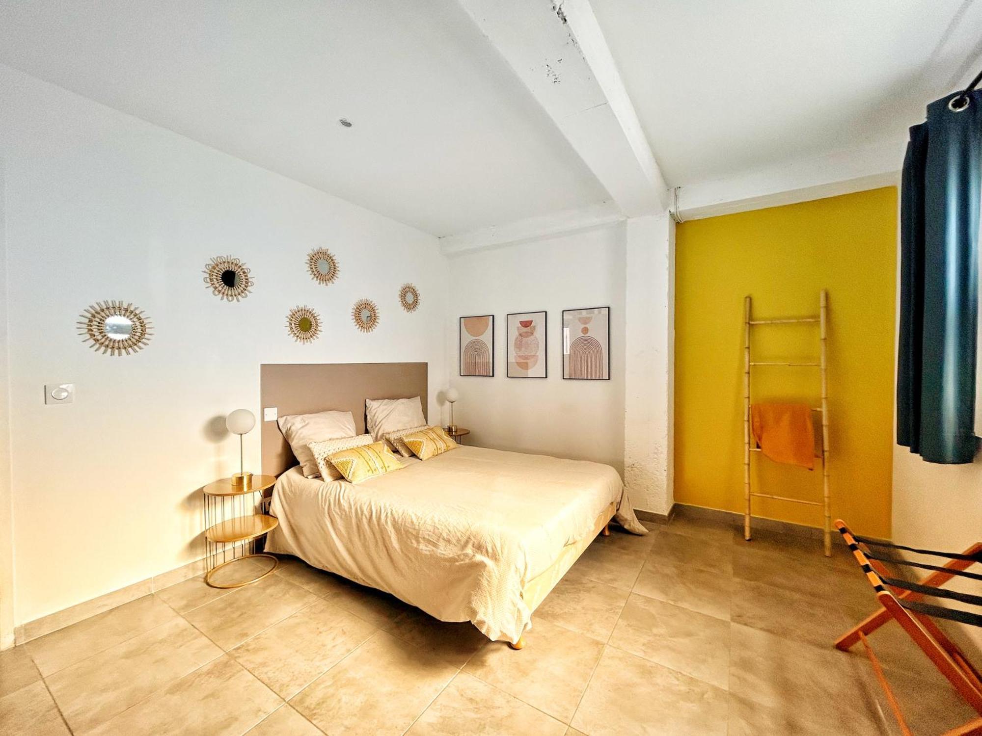 Doux Rouinet Cocoon Apartment Fourques  ภายนอก รูปภาพ