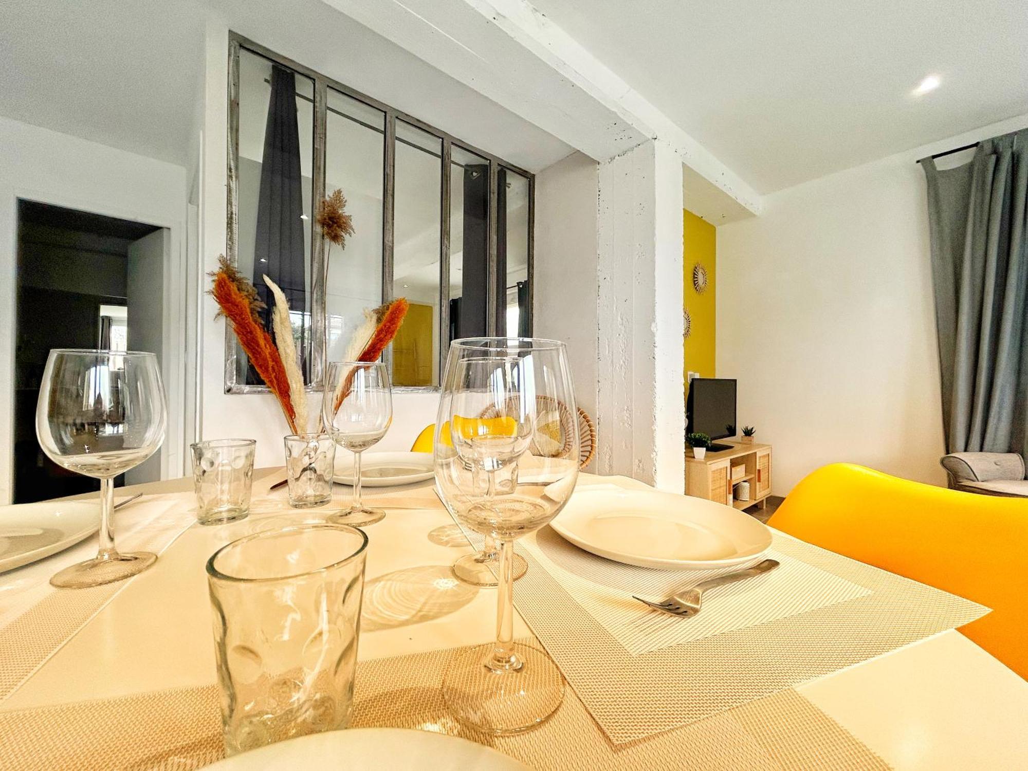 Doux Rouinet Cocoon Apartment Fourques  ภายนอก รูปภาพ